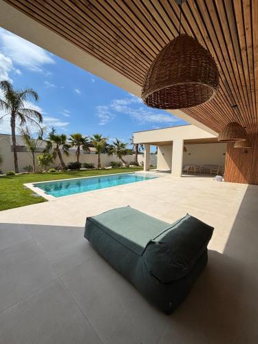 Élégance autour de l'eau